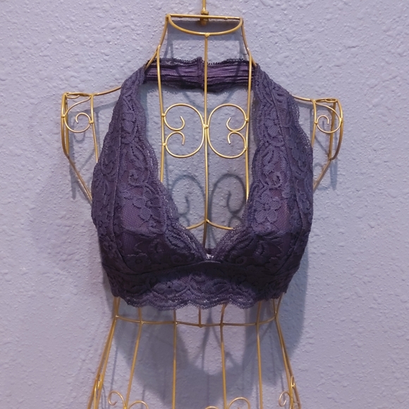 Urban Outfitters Lace Halter Bra NWOT - SMALL - Picture 2 of 13